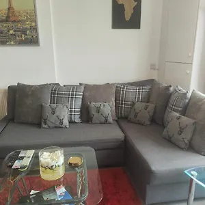 Apartment Comfy And Relaxing Apart, London